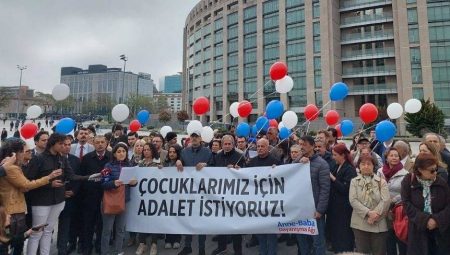 TTB Yargılanan Öğrencilerin Yanında